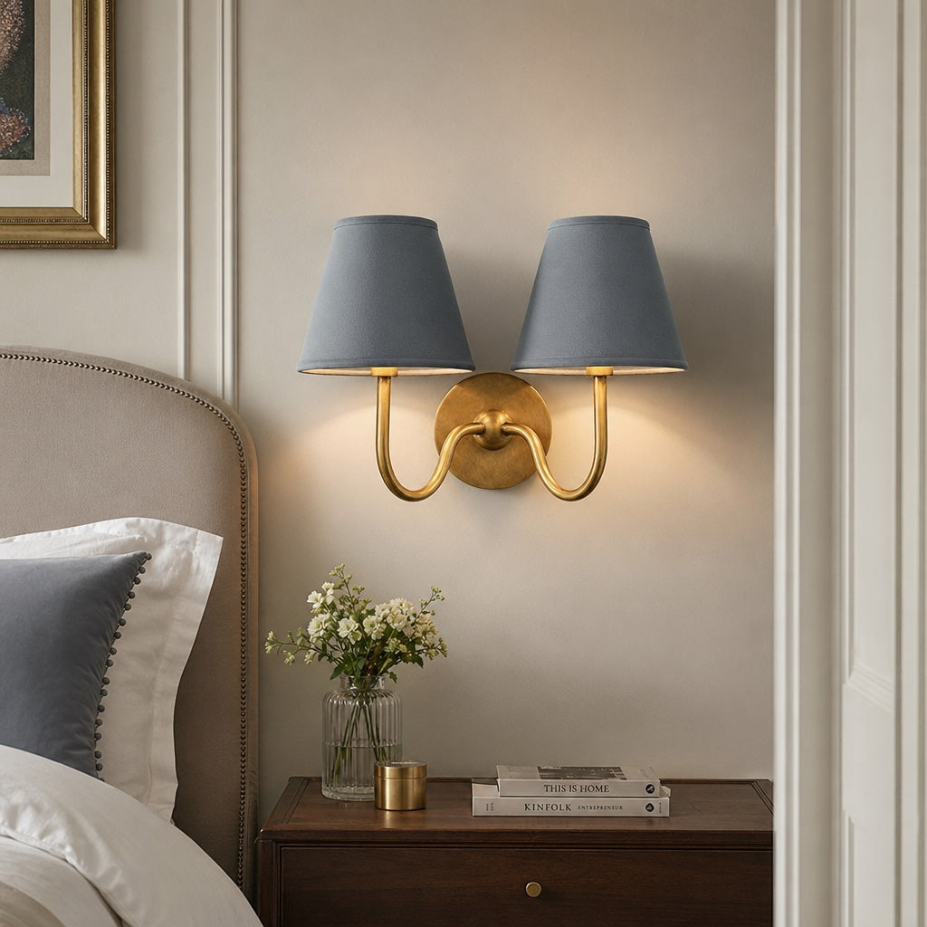 Applique murale élégante à abat-jour plissé en tissu – Éclairage classique et raffiné pour chambre et salon | Koossa