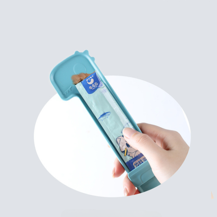 Cat Treat Squeeze Spoon Wet Treat Stick Dispenser Feeder Clean Hands-Free Lickable Treat Holder Cat Snack Tool | Koossa