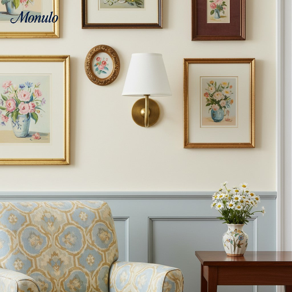 Applique murale élégante à abat-jour plissé en tissu – Éclairage classique et raffiné pour chambre et salon | Koossa