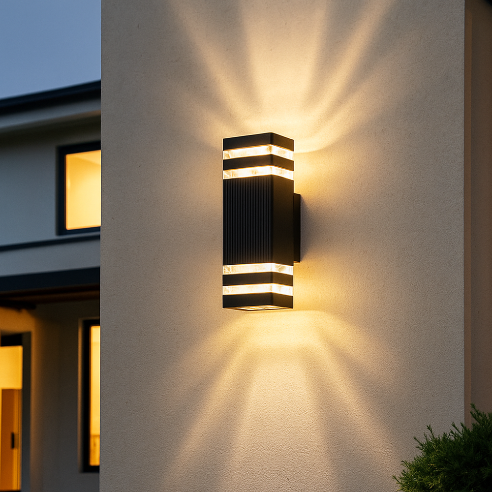 Applique murale extérieure double flux ascendant descendant IP65 culot E27 noire pour éclairage façade jardin | Koossa