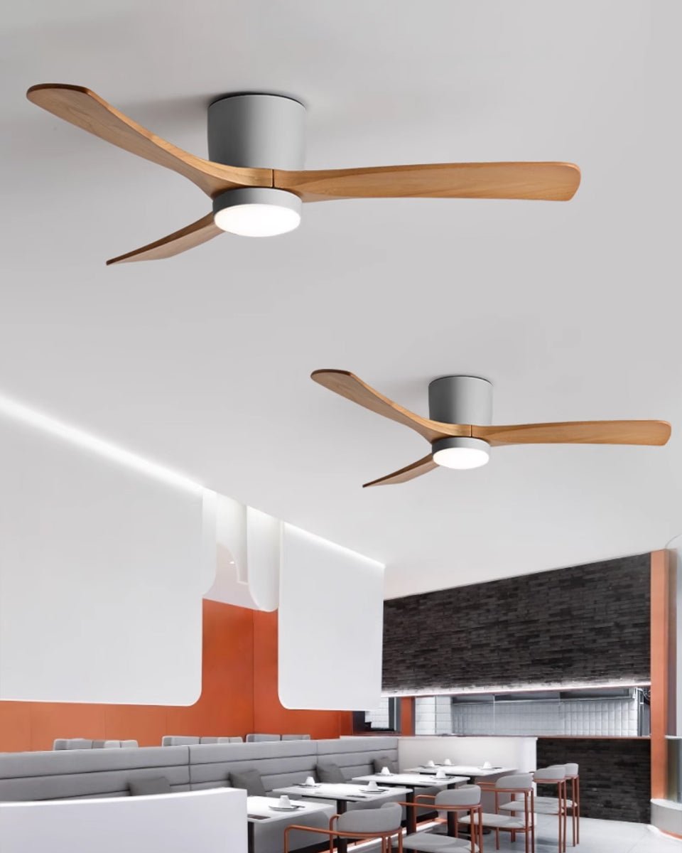 Ventilateur de plafond lumineux lames bois naturel design nordique silencieux économe chambre salon moderne | Koossa