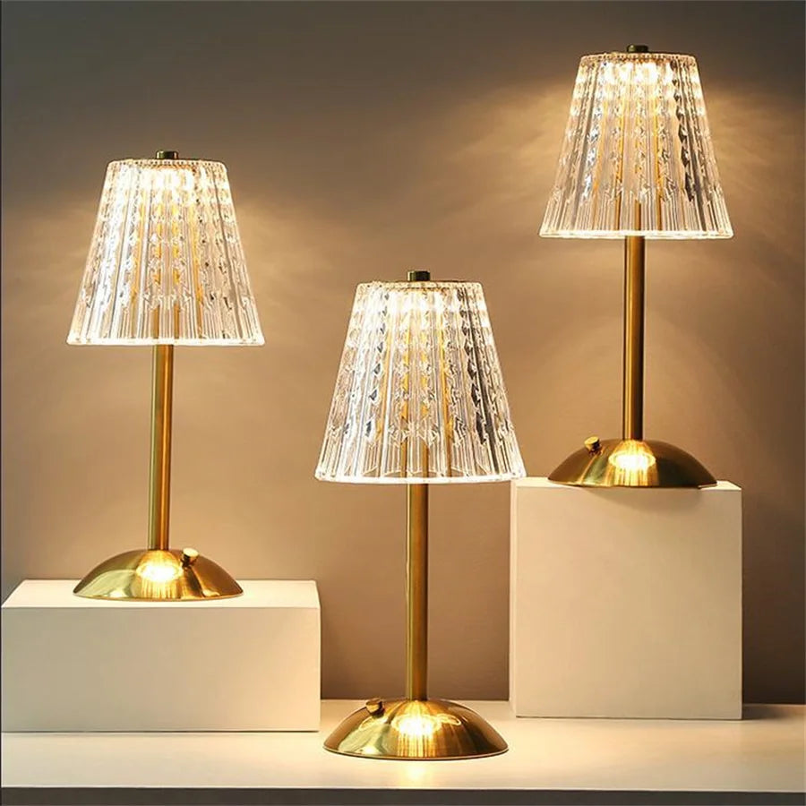 Lampe à poser tactile LED à variateur doré et cristal acrylique pour chambre et salon ambiance chaleureuse | Koossa