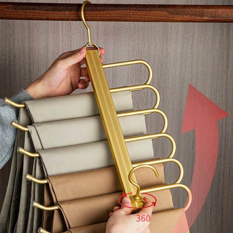Cintre porte-pantalons pivotant en aluminium doré pour 6 pantalons avec barres antidérapantes gain de place | Koossa
