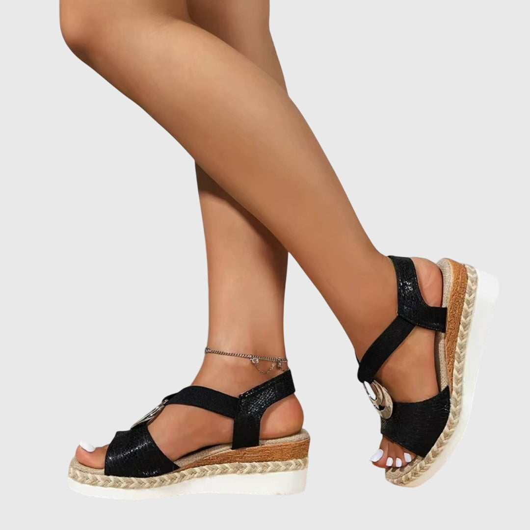 Women's Cushioned Buckle Strap Sandals in Textured Layered Design for Everyday Summer Comfort and Relaxed Warm-Weather Styling | Koossa
