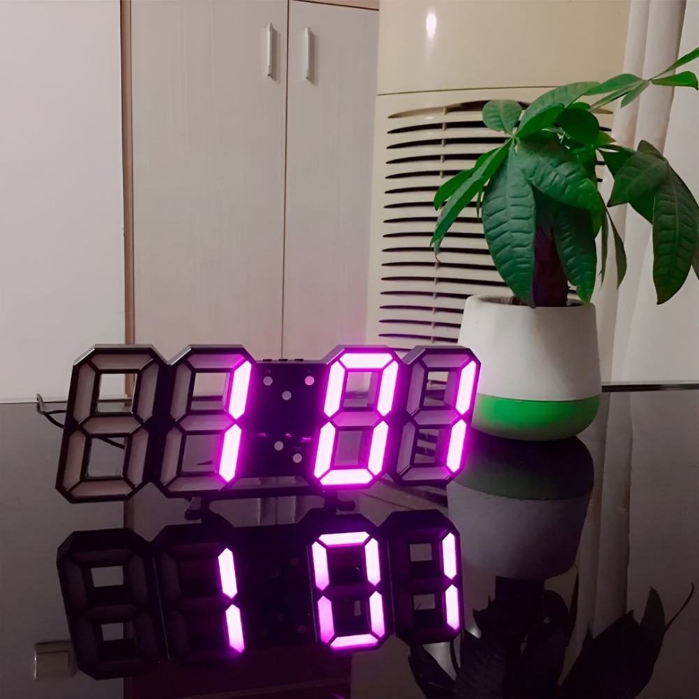 Horloge Murale LED 3D Grand Affichage Lumineux Intensité Réglable Mode Nuit Décoration Moderne Intérieure | Koossa