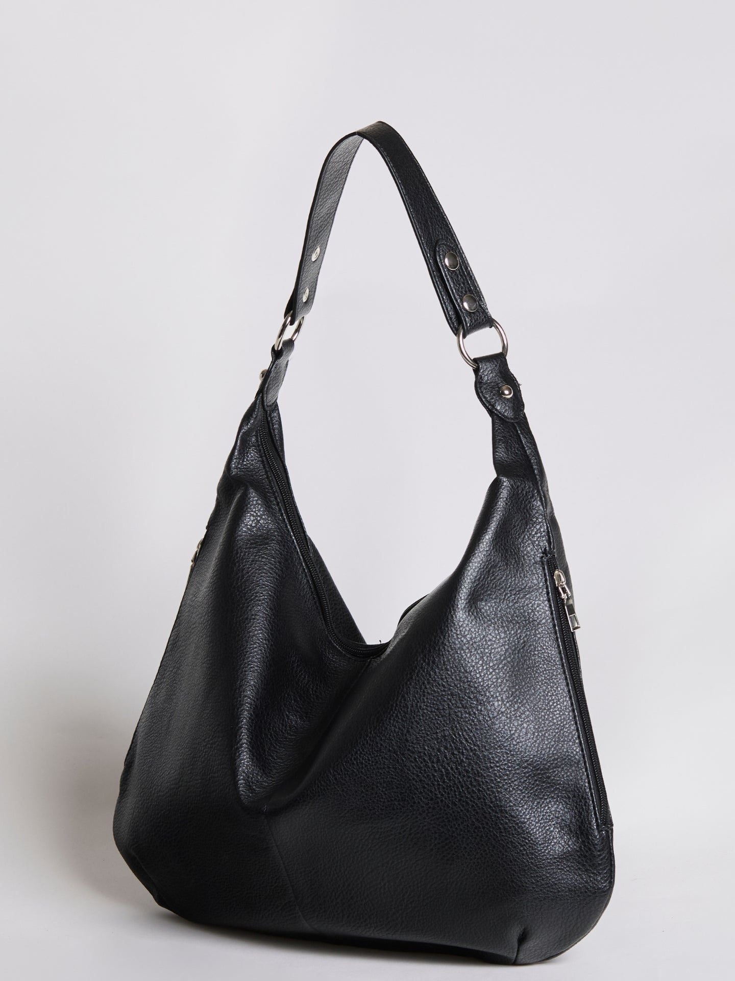 Slouchy Hobo Bag in Vegan Leather with Metal Ring Details – Spacious Everyday Shoulder Bag with Zip Compartments | Koossa