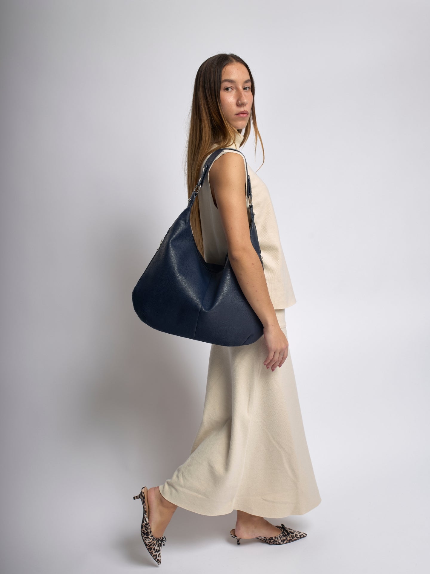 Slouchy Hobo Bag in Vegan Leather with Metal Ring Details – Spacious Everyday Shoulder Bag with Zip Compartments | Koossa