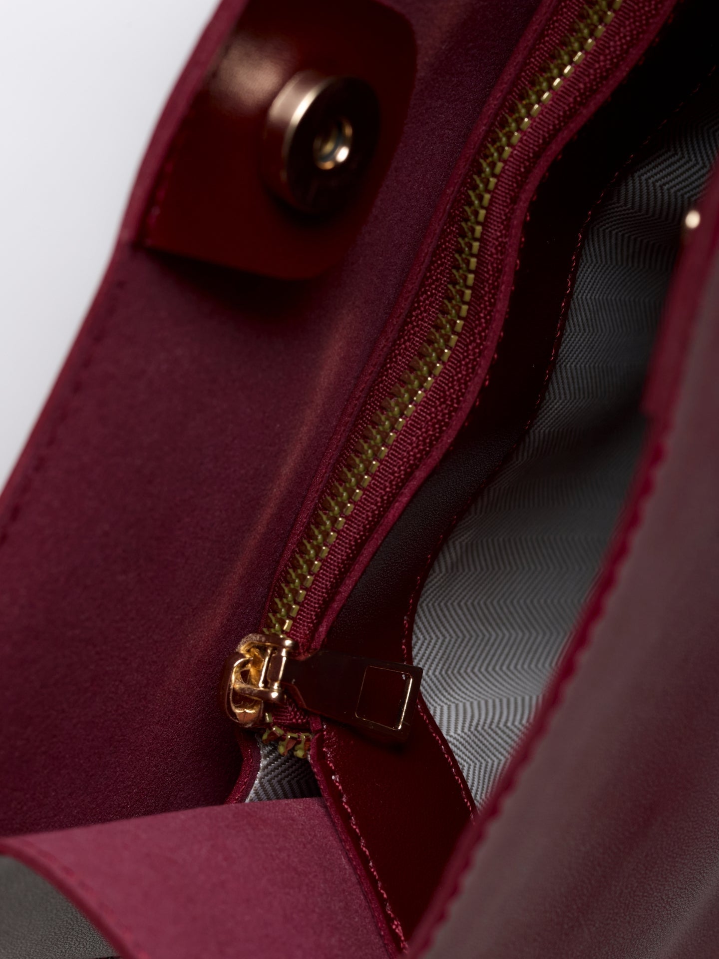 Structured Leather Shoulder Bag with Adjustable Strap and Secure Divider | Koossa