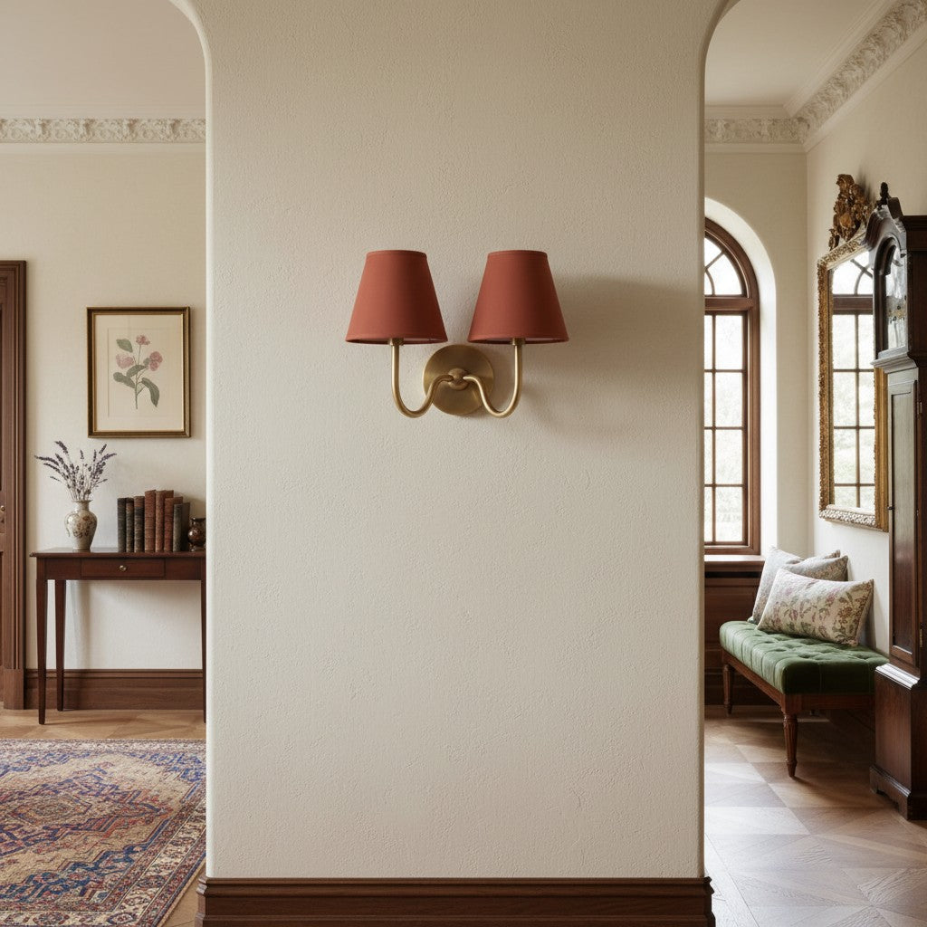 Applique murale élégante à abat-jour plissé en tissu – Éclairage classique et raffiné pour chambre et salon | Koossa