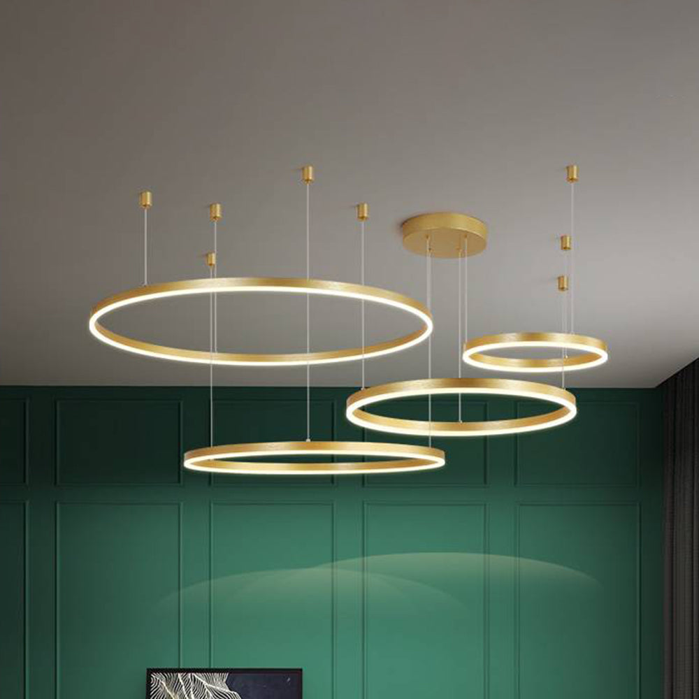 Suspension LED anneaux métalliques dorés, noirs ou café pour salle à manger, salon et chambre moderne | Koossa