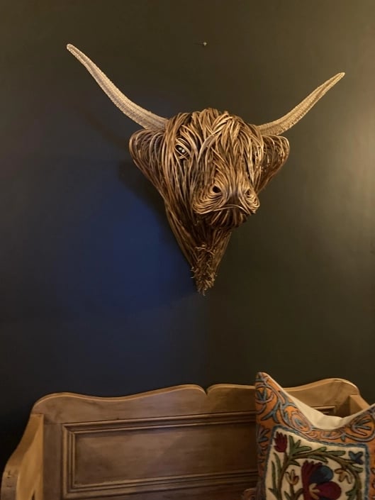 Trophée Mural Vache Highland Rotin Tressé Main Décor Rustique Bohème Naturel Artisanal Relief 63×53 cm | Koossa