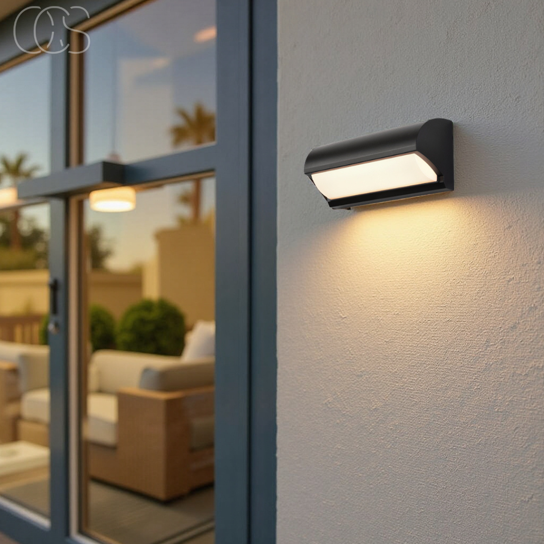 Applique murale LED noire étanche IP65 pour intérieur et extérieur avec éclairage blanc chaud 3000 K design moderne | Koossa