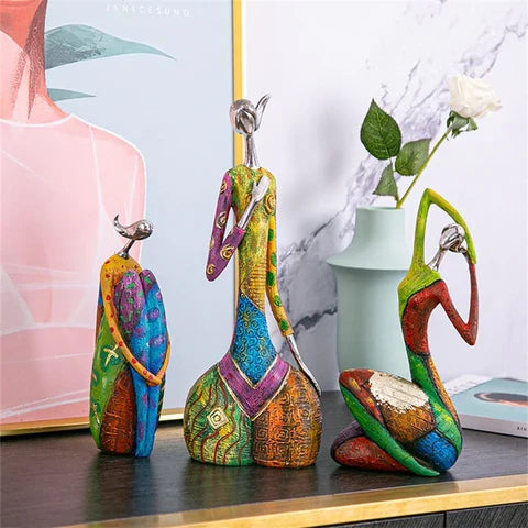 Statuette féminine abstraite en résine peinte à la main pour décoration intérieure moderne et colorée | Koossa