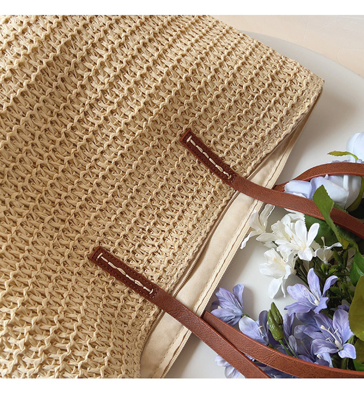 Panier tressé en osier avec anses cuir pour marché et ville style scandinave naturel beige intemporel | Koossa