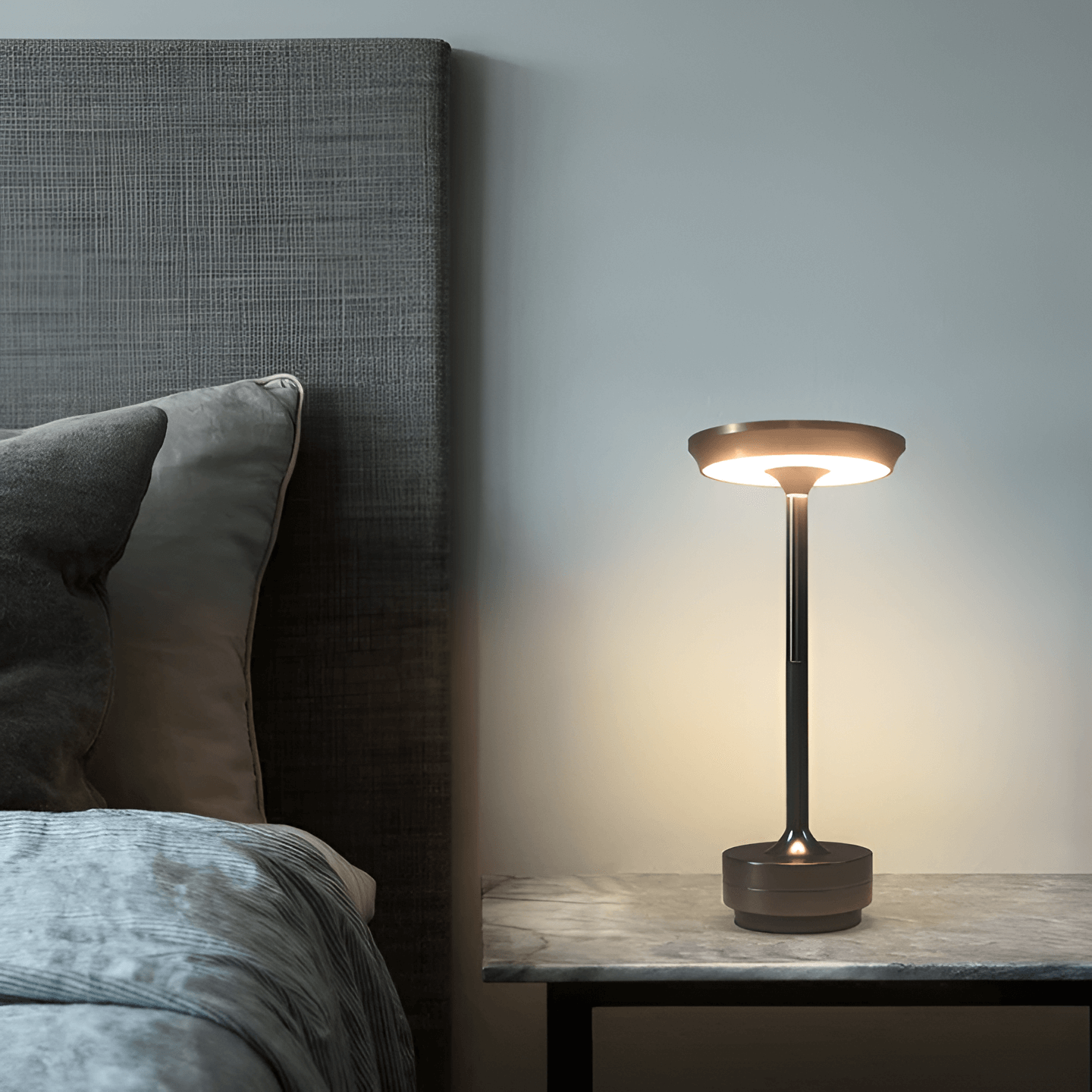 Lampe à poser sans fil tactile rechargeable dimmable LED ambiance élégante pour salon chambre terrasse extérieur | Koossa
