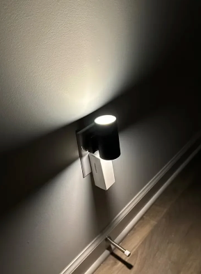 Applique murale sur prise LED à détecteur crépusculaire blanc chaud dimable chambre couloir salle de bain | Koossa