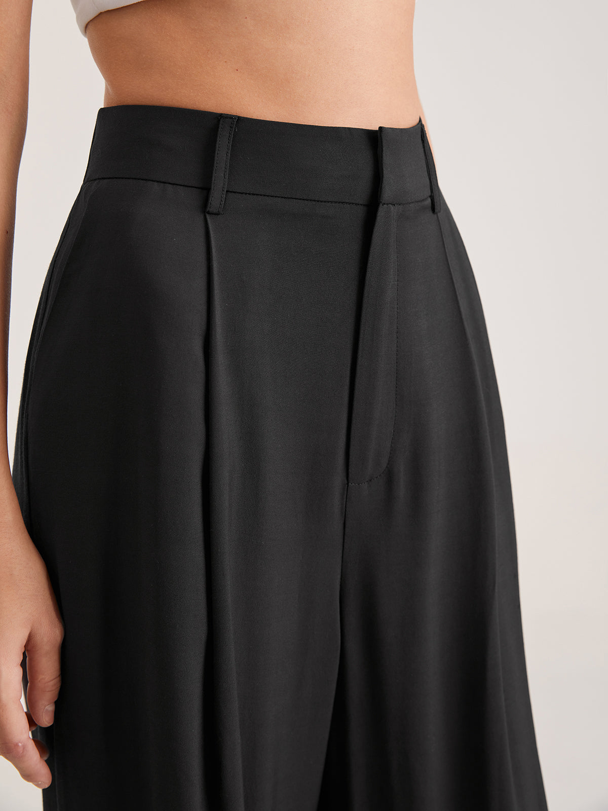 High-Waisted Wide-Leg Trousers in Lightweight Fabric for Smart Casual Elegance | Flowing Palazzo Trousers with Pleated Detail for Women | Koossa