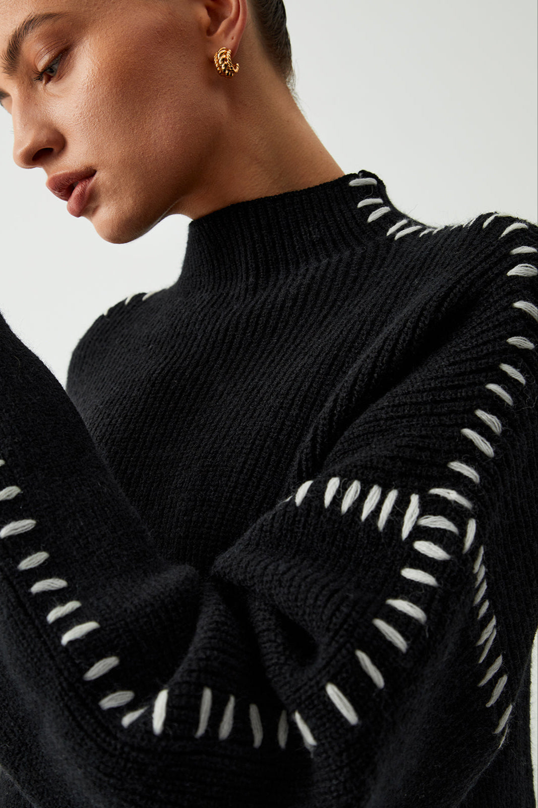 Relaxed Mock Neck Knitted Jumper in Soft Wool Blend for Effortless Layering and Everyday Elegance | Koossa
