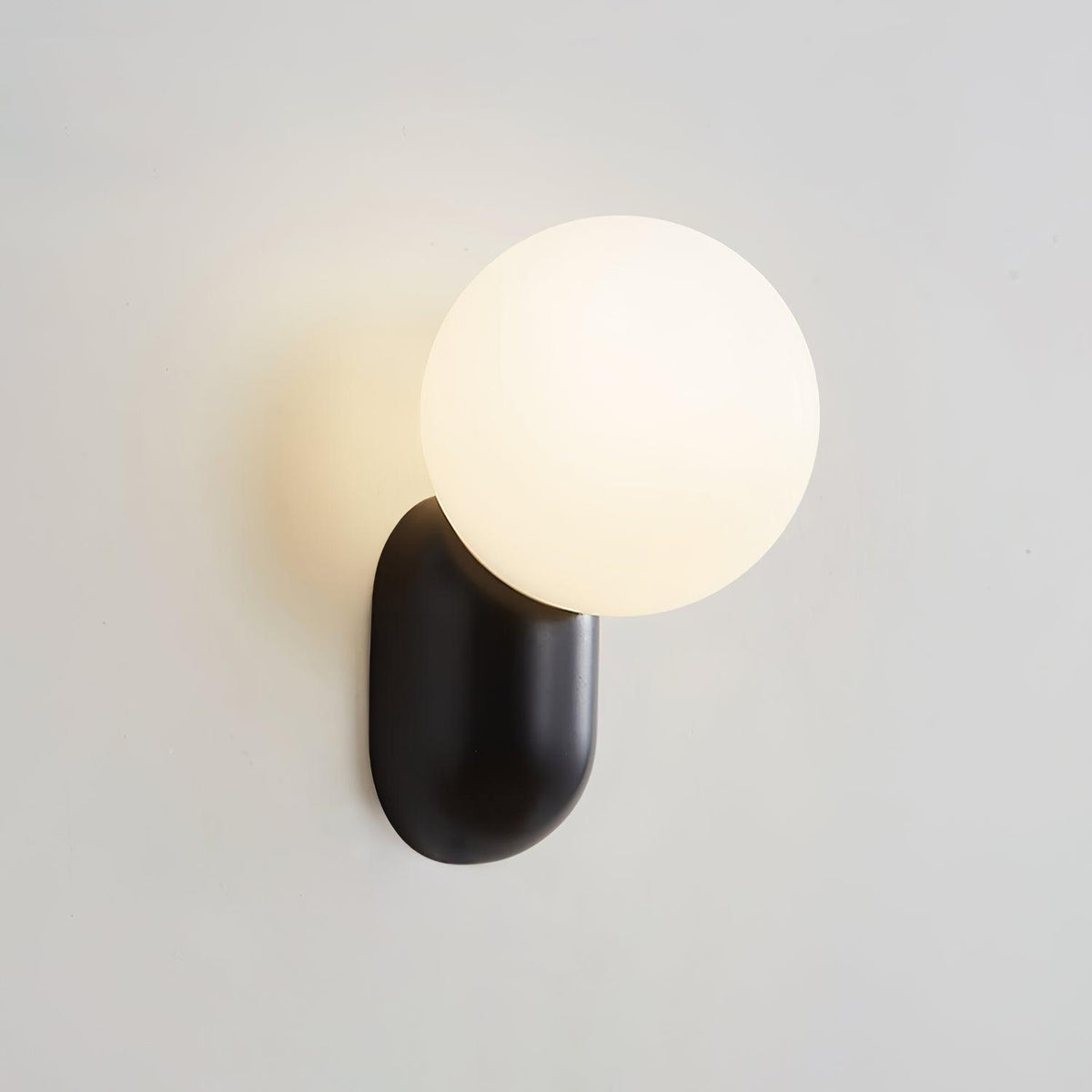 Spherical Resin Wall Light Fixture with Glass Globe – Modern Single-Bulb Sconce for Bathroom, Hallway, Bedroom – Dimmable G9 Socket | Lonoma