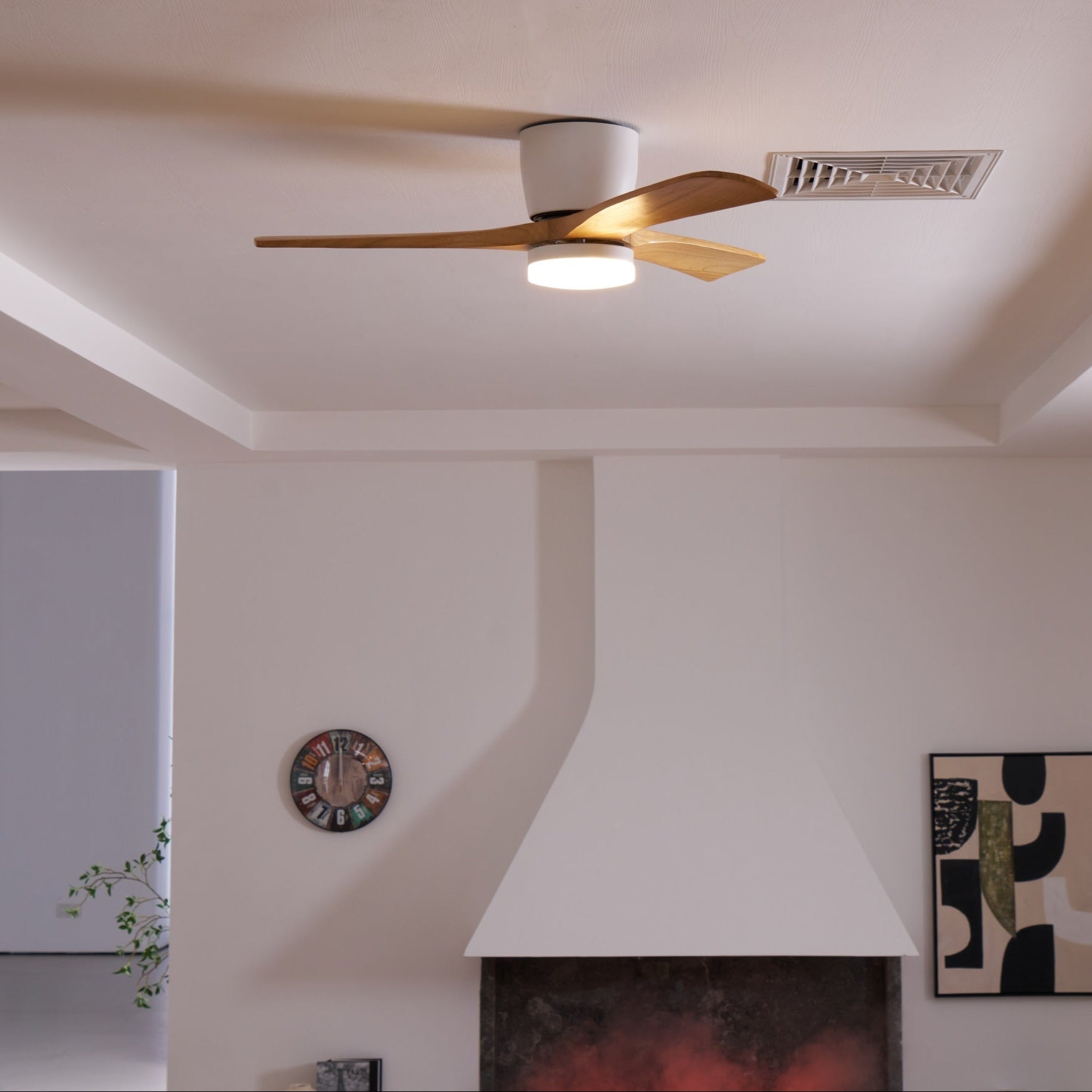 Ventilateur de plafond lumineux lames bois naturel design nordique silencieux économe chambre salon moderne | Koossa