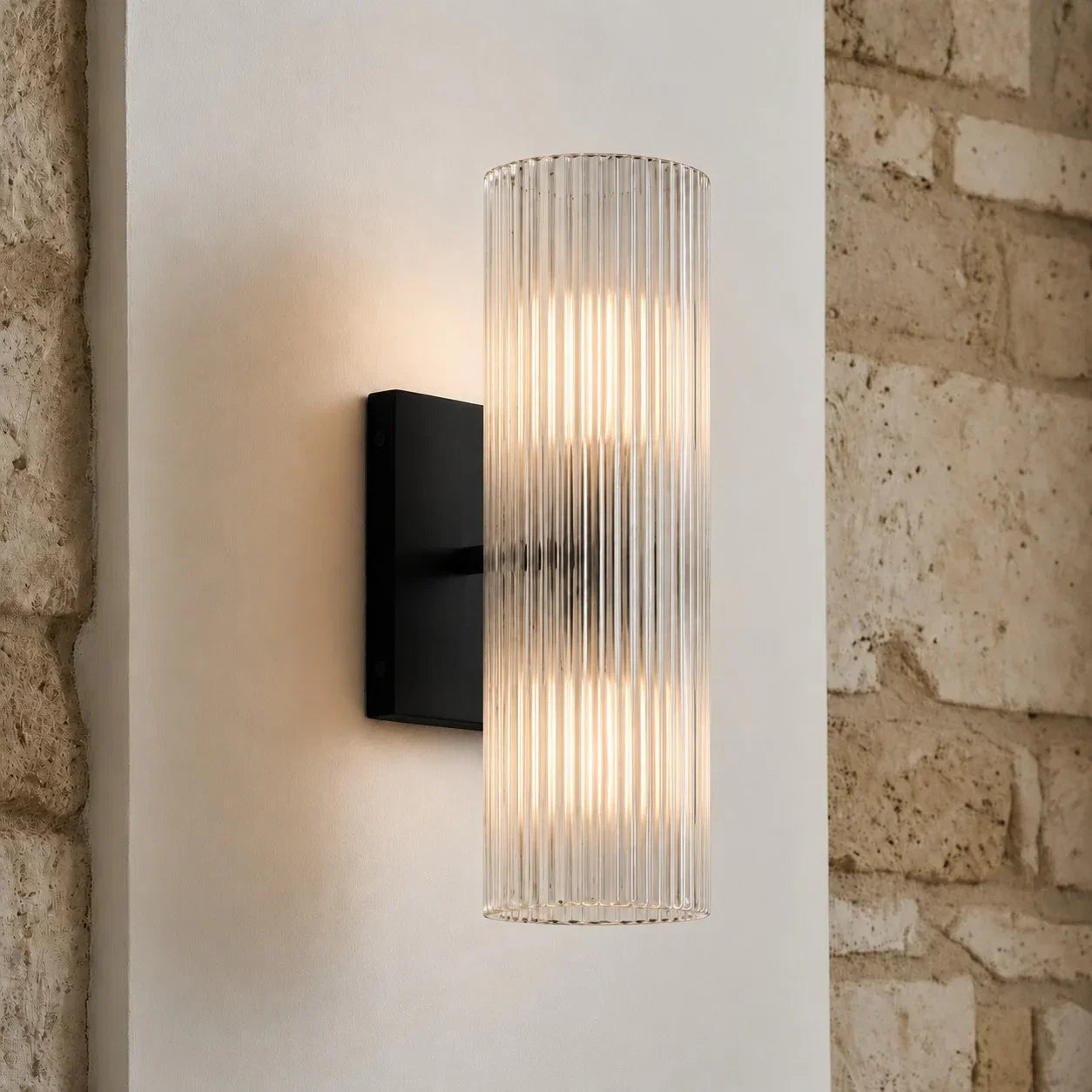 Applique murale cylindrique en albâtre naturel ou verre cannelé finition bronze nickel laiton design intemporel | Koossa