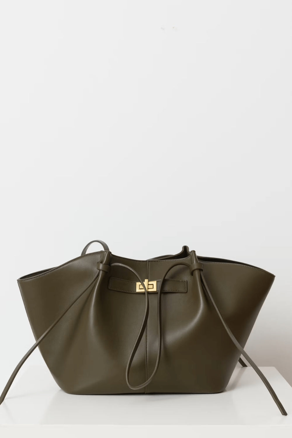 Structured Leather Shoulder Tote with Hardware Accent – Large Carryall for Work, Travel & Everyday | Lonoma