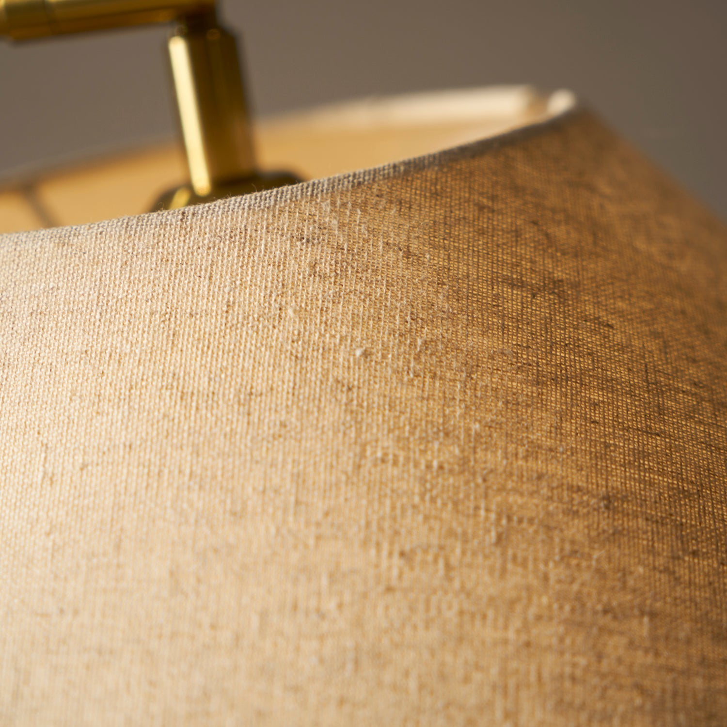 Lampadaire double abat-jour tissu lin et bois 155 cm design élégant salon chambre lumière douce ambiance | Koossa