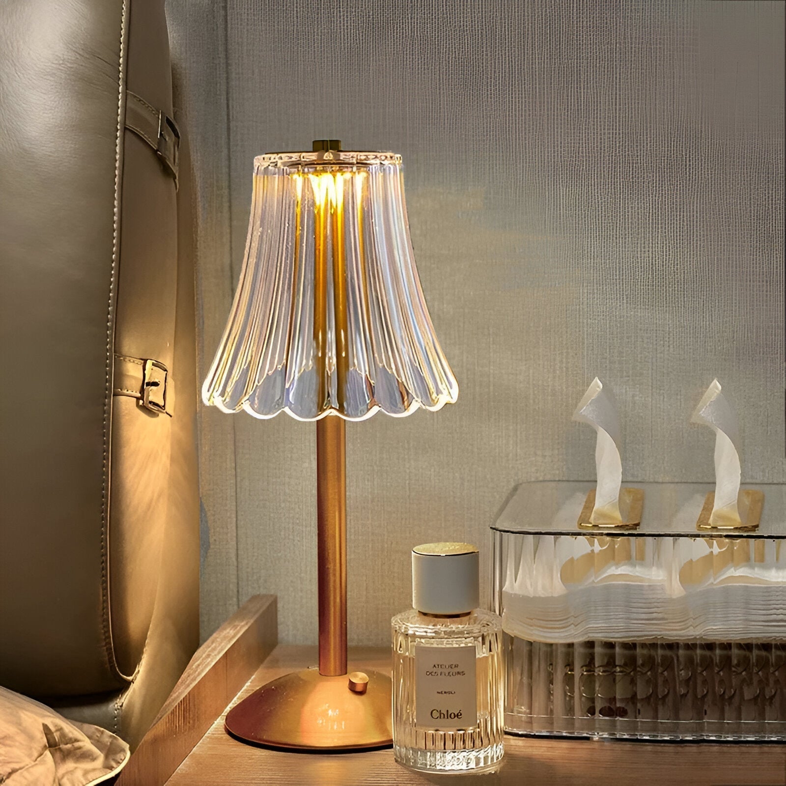 Lampe nomade rechargeable en verre et métal – Trois teintes ajustables tactiles pour table salon et chevet | Koossa