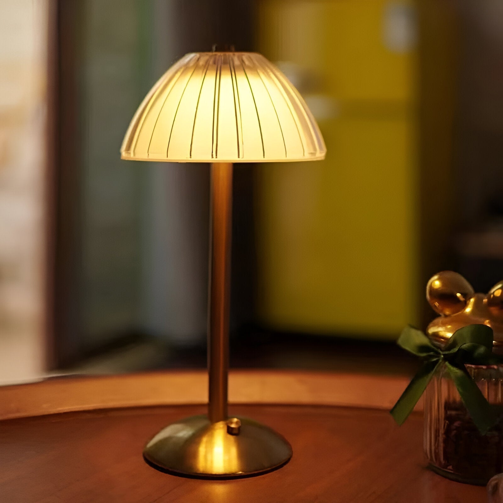 Lampe nomade rechargeable en verre et métal – Trois teintes ajustables tactiles pour table salon et chevet | Koossa