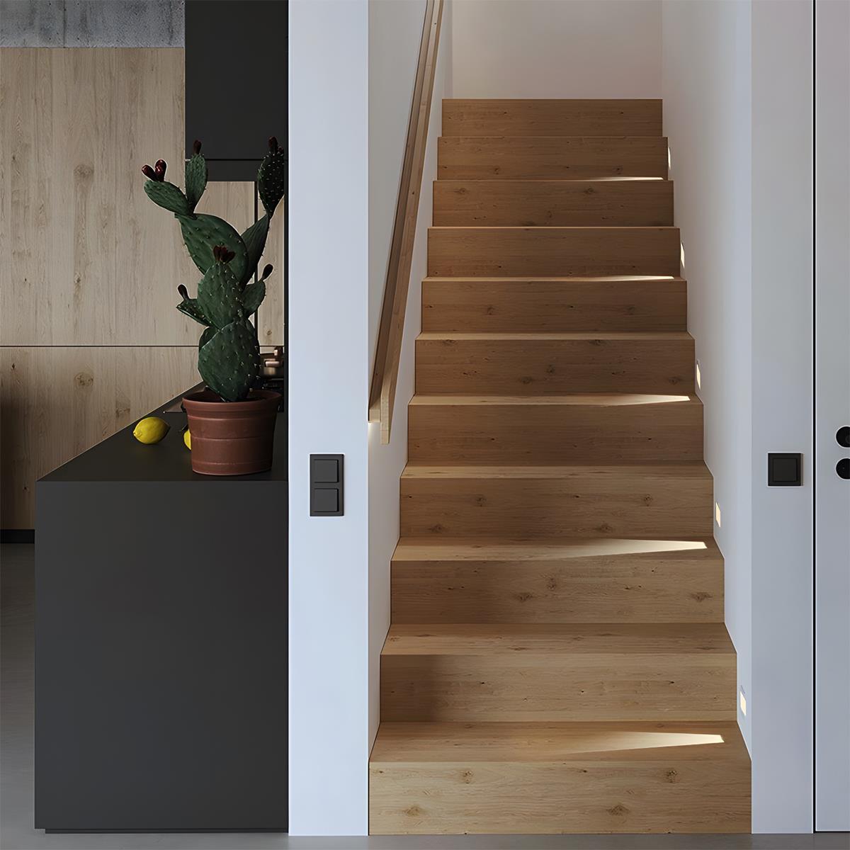 Spot encastrable LED à détecteur de mouvement pour escalier et couloir avec éclairage indirect ambiant | Koossa