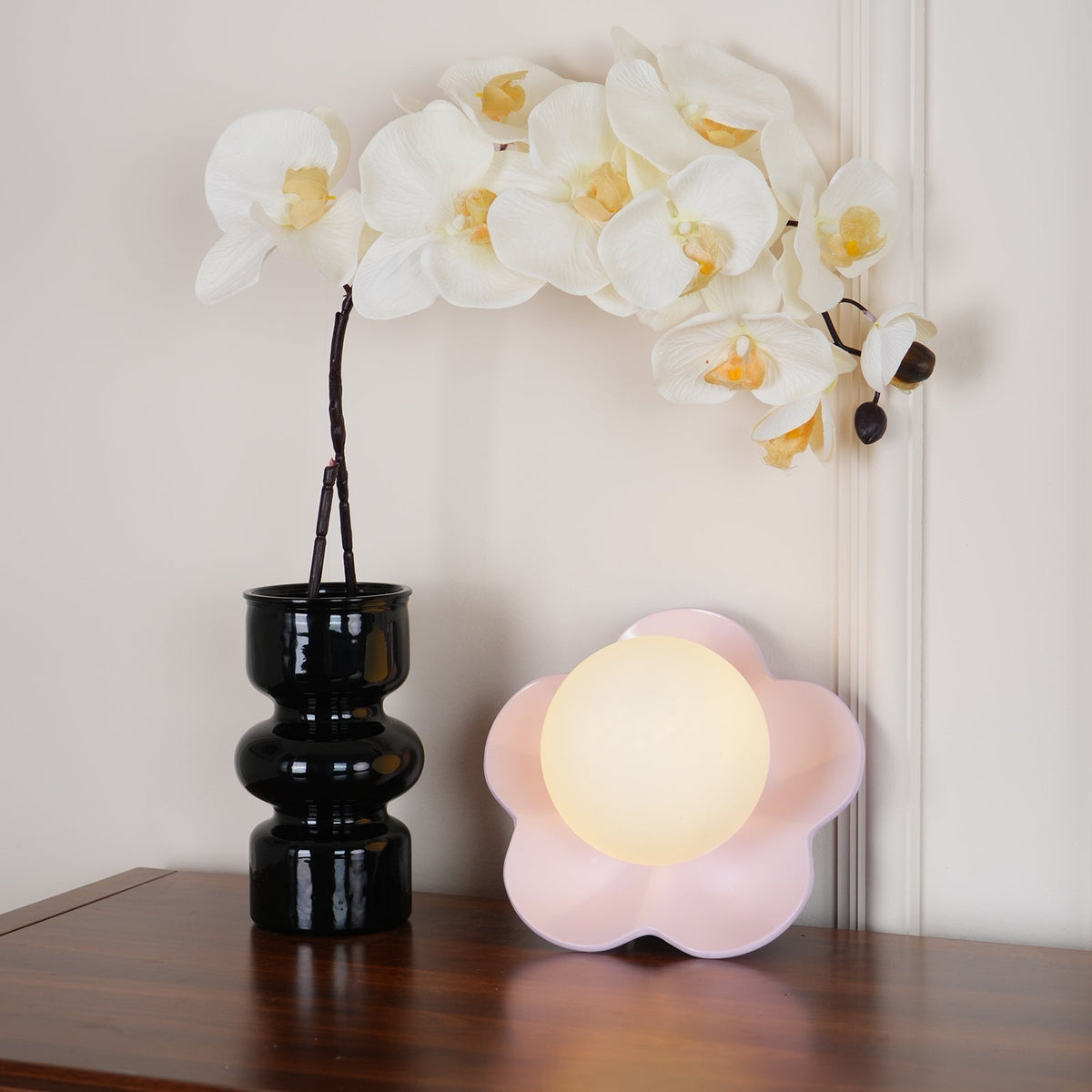 Floral Glass Wall Sconce with Resin Base - Dimmable G9 Single-Bulb Fixture for Bedroom, Living Room, Hallway - Modern Flower-Shaped Accent | Lonoma