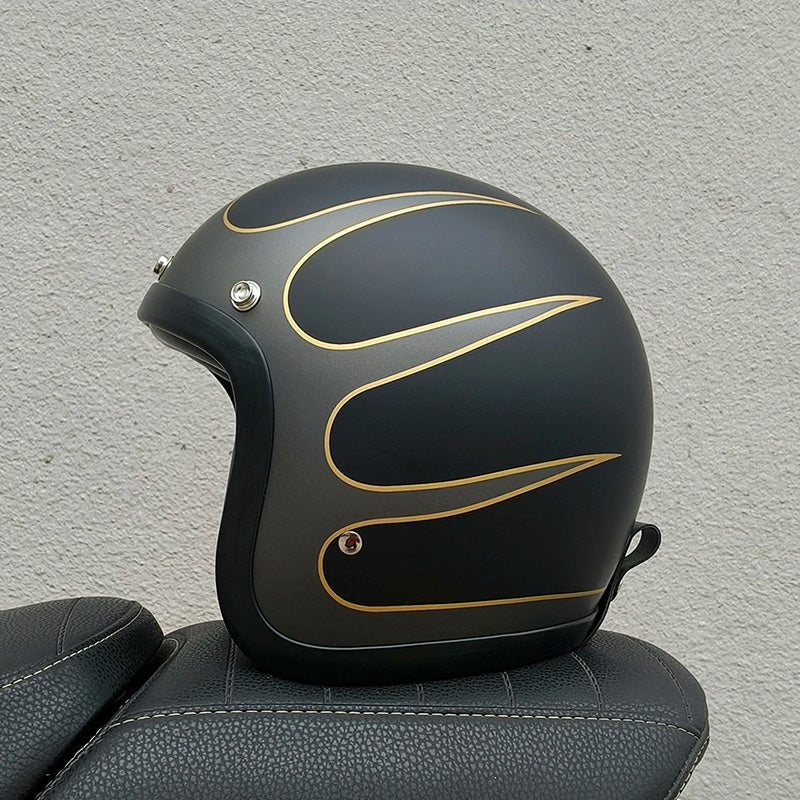 Retro Low-Profile Motorcycle Helmet — Classic Safety Helmet for Vintage Bike Riders & Open-Road Touring | Koossa