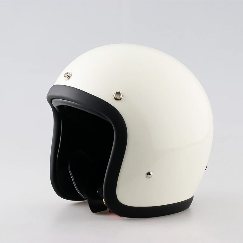 Retro Low-Profile Motorcycle Helmet — Classic Safety Helmet for Vintage Bike Riders & Open-Road Touring | Koossa