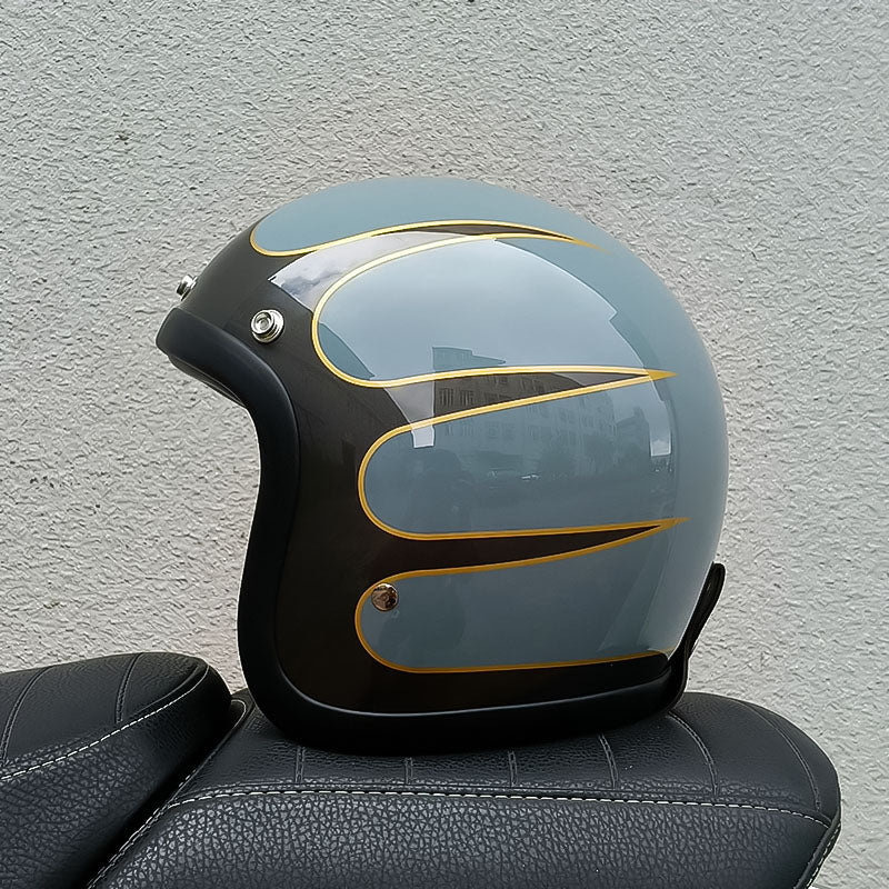 Retro Low-Profile Motorcycle Helmet — Classic Safety Helmet for Vintage Bike Riders & Open-Road Touring | Koossa