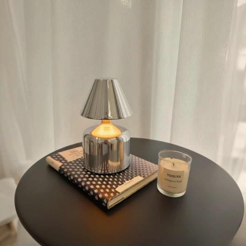 Lampe à poser rechargeable dimmable en métal forgé avec trois températures de couleur LED pour ambiance modulable | Koossa