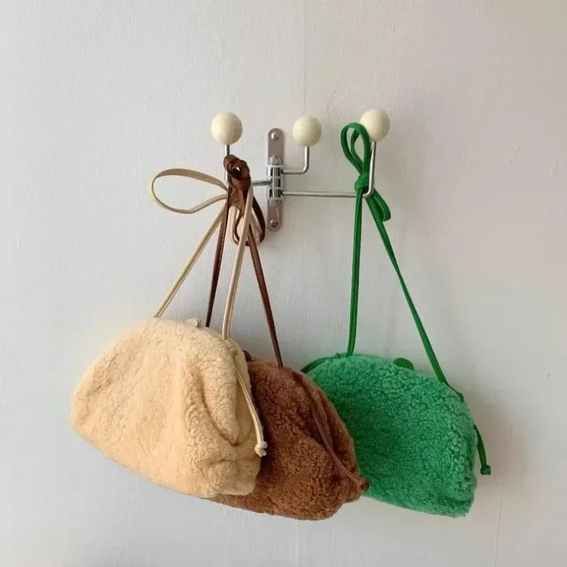 Patère murale métal rétro 3 ou 4 crochets entrée chambre couloir finition polie noir blanc vert rouge style vintage | Koossa