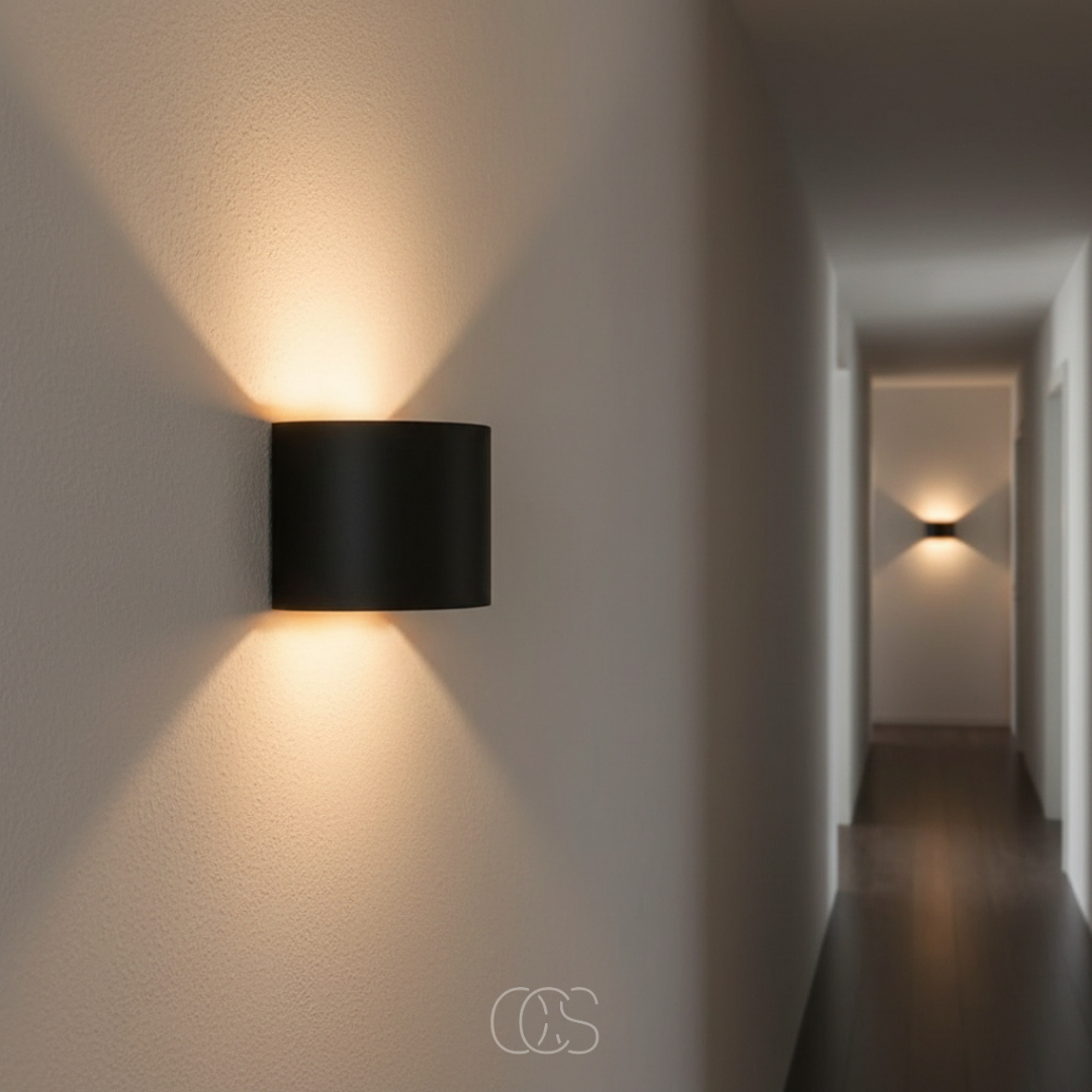 Applique murale aluminium noir et or à faisceau réglable haut bas pour ambiance chaleureuse salon chambre | Koossa