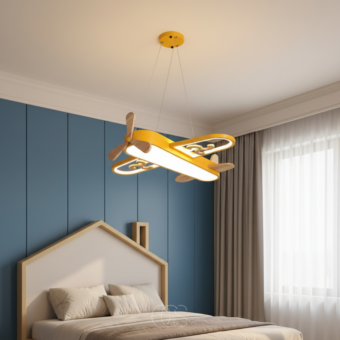 Suspension avion LED dimmable pour chambre d'enfant en fer et acrylique coloré 55 cm luminaire ludique déco | Koossa