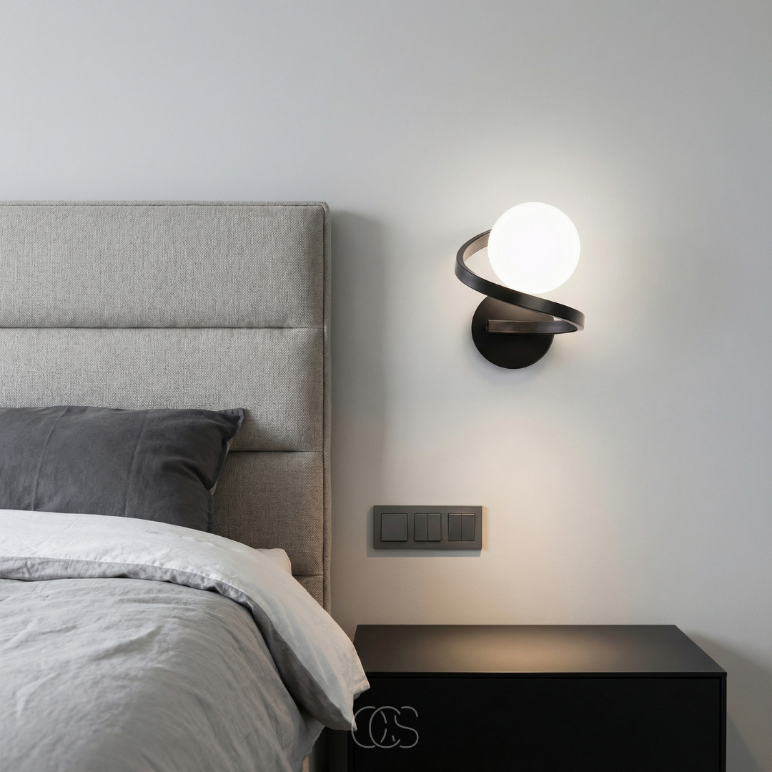 Applique murale ronde en verre dépoli noir IP44 étanche pour hall, chambre et salle de bains au style moderne | Koossa