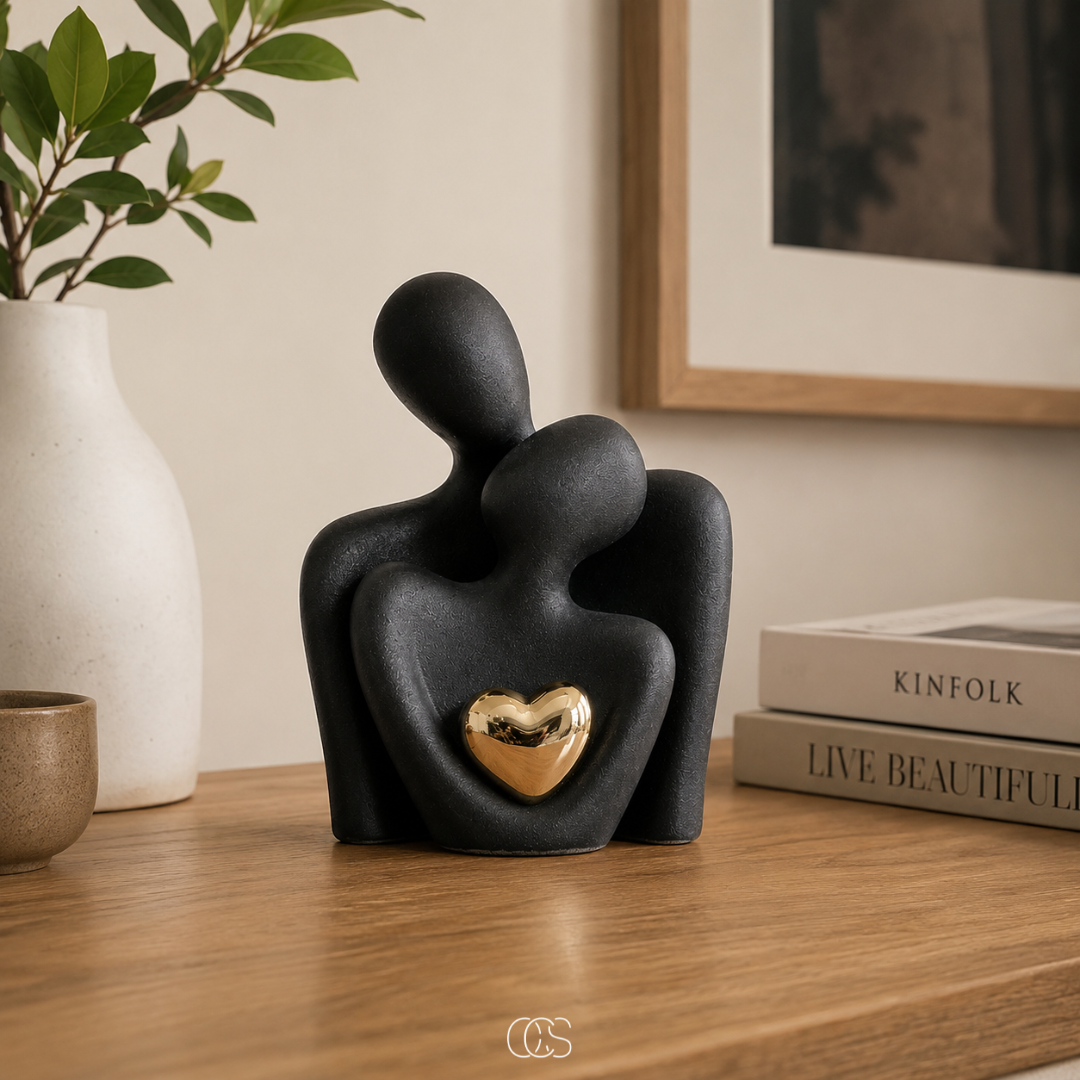 Duo de statuettes enlacées en céramique mate minimaliste moderne décoration salon chambre ambiance zen | Koossa