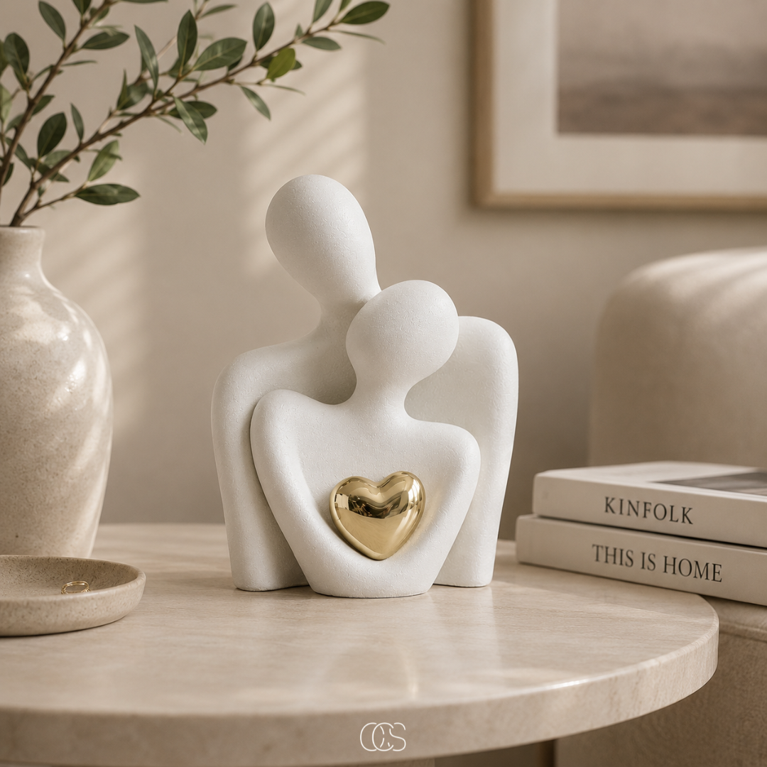 Duo de statuettes enlacées en céramique mate minimaliste moderne décoration salon chambre ambiance zen | Koossa
