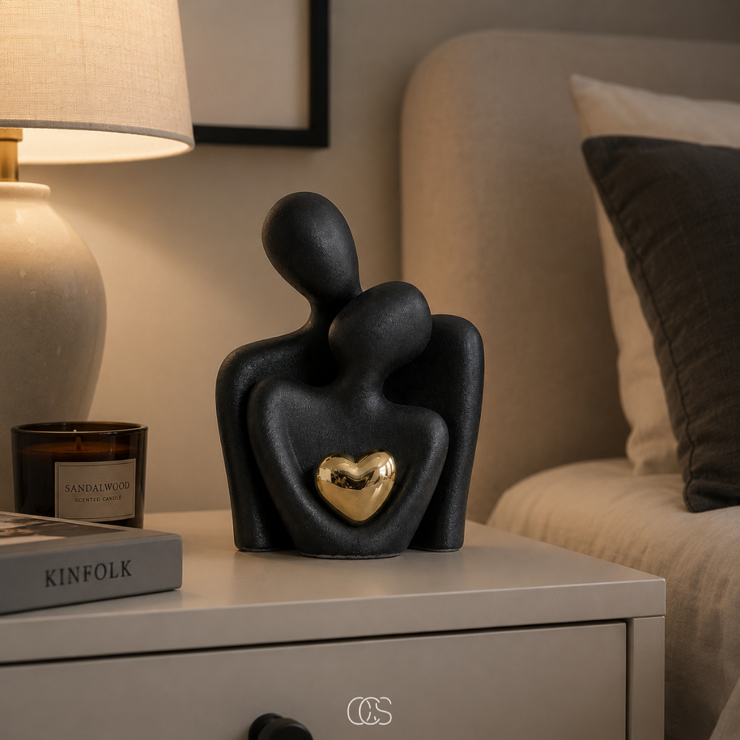Duo de statuettes enlacées en céramique mate minimaliste moderne décoration salon chambre ambiance zen | Koossa