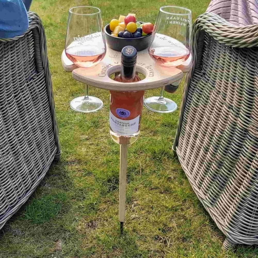 Table à vin portable pour pique-nique extérieur avec support bouteille et verres stabilisés terrasse jardin | Koossa