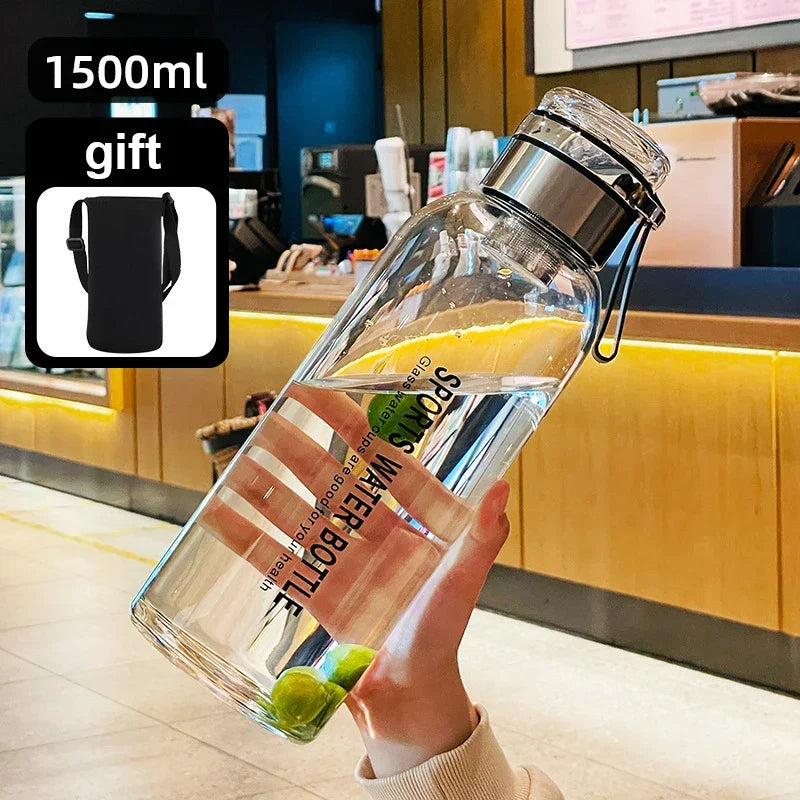 Carafe transparente 2 litres pour eau jus et lait – Contenant polyvalent avec couvercle étanche cuisine | Koossa