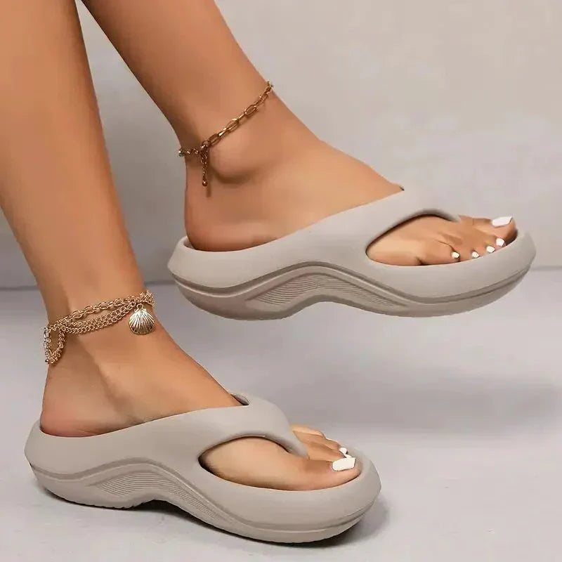 Women's Moulded Footbed Sandals in Lightweight Synthetic – Effortless Summer Comfort for Beach Days and Casual Outings | Koossa