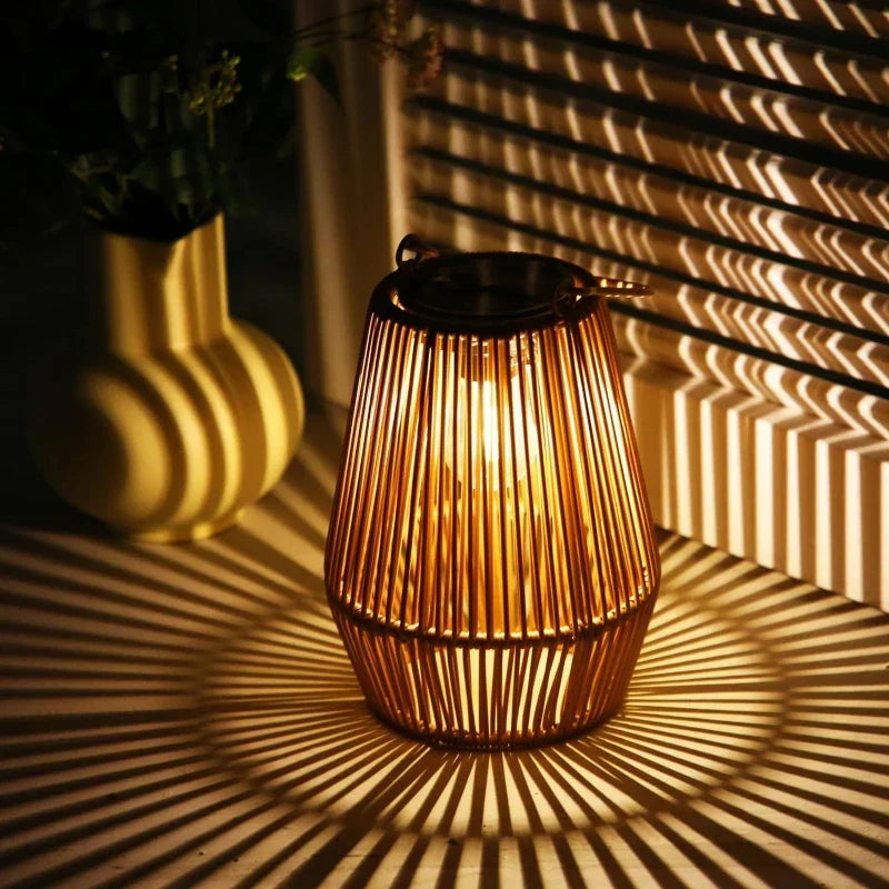 Lanterne solaire tressée LED pour jardin et terrasse étanche IP65 avec capteur crépusculaire automatique | Koossa