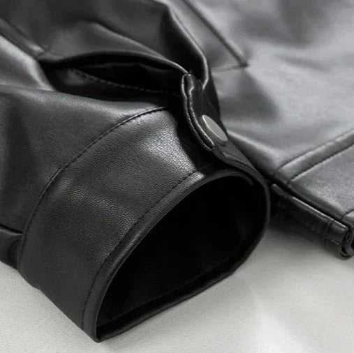 Men's Black Zip-Front Jacket with Relaxed Silhouette for Casual Weekend Wear | Koossa