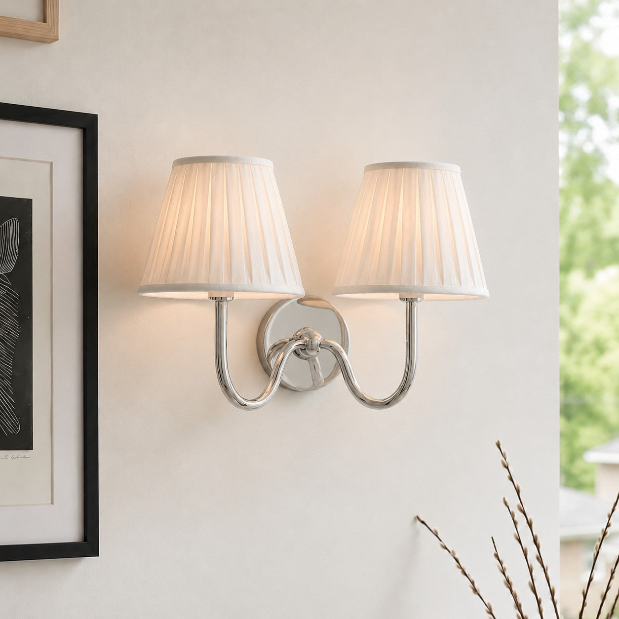 Applique murale élégante à abat-jour plissé en tissu – Éclairage classique et raffiné pour chambre et salon | Koossa