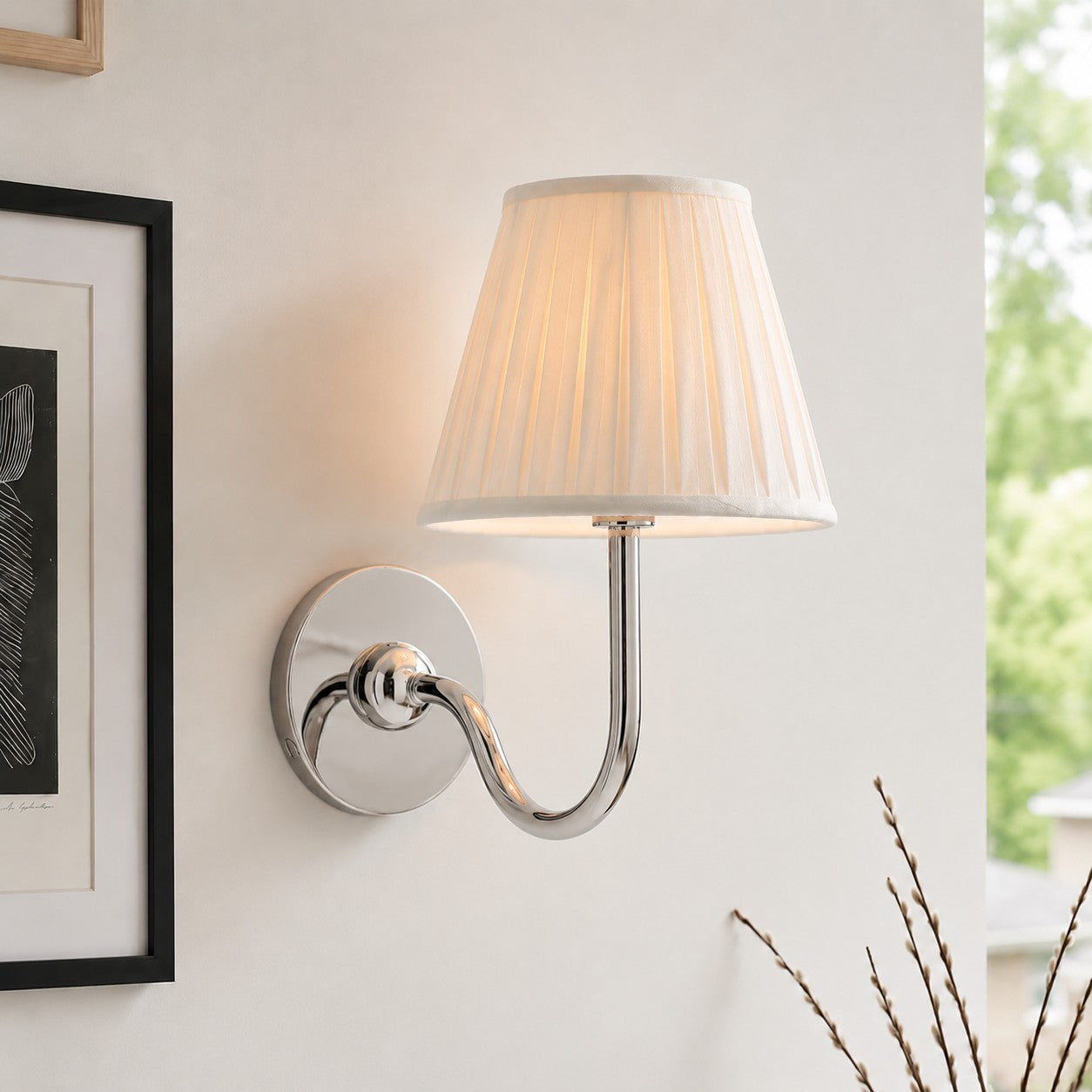 Applique murale élégante à abat-jour plissé en tissu – Éclairage classique et raffiné pour chambre et salon | Koossa