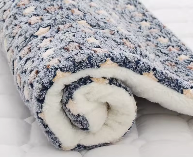 Pet Blanket Fleece Soft Washable XS–XXL Dog Cat Mat Bed Sofa Protector Light Grey Grey Blue Brown Navy Pink Rose Gold | Koossa
